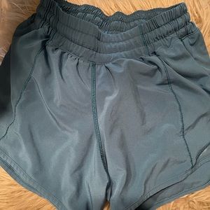 Lululemon Hottie hot shorts!